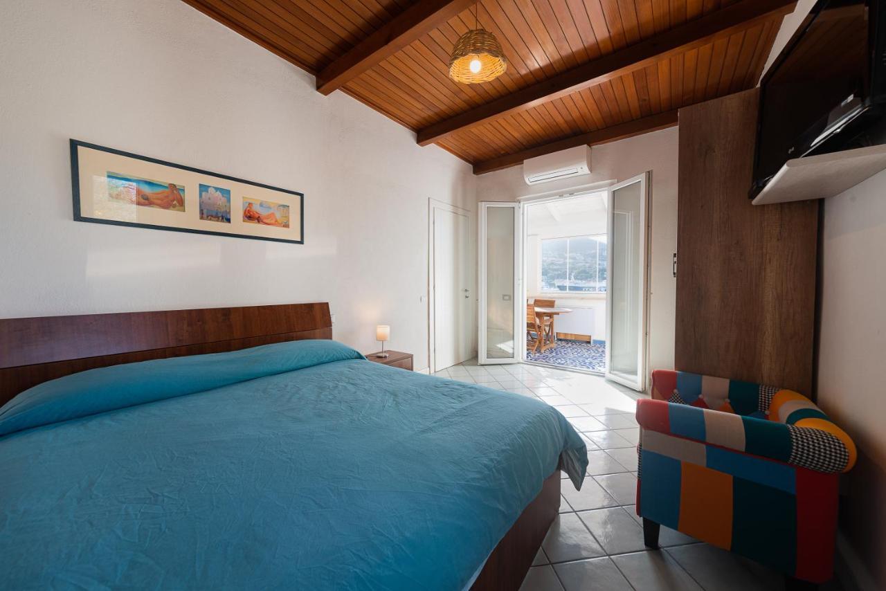 La Casa Sul Porto Apartment Иския Екстериор снимка